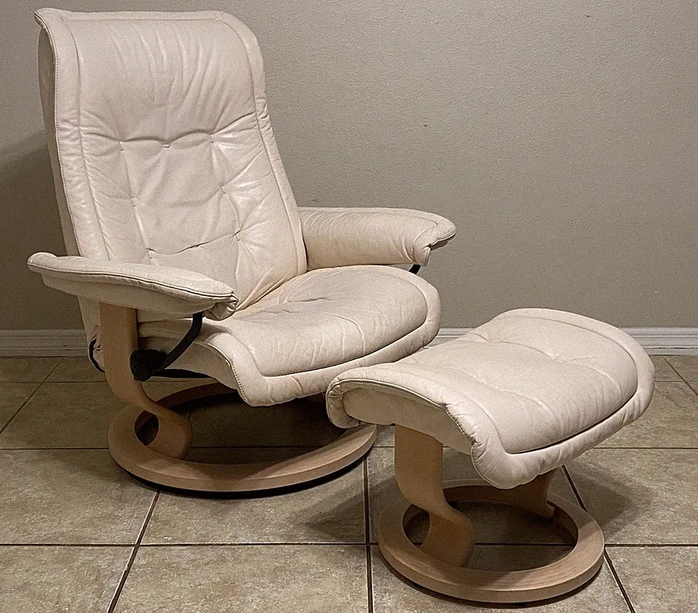 Vintage Ekornes Stressless ‘Royal’ Leather Recliner Chair & Ottoman Large Norway